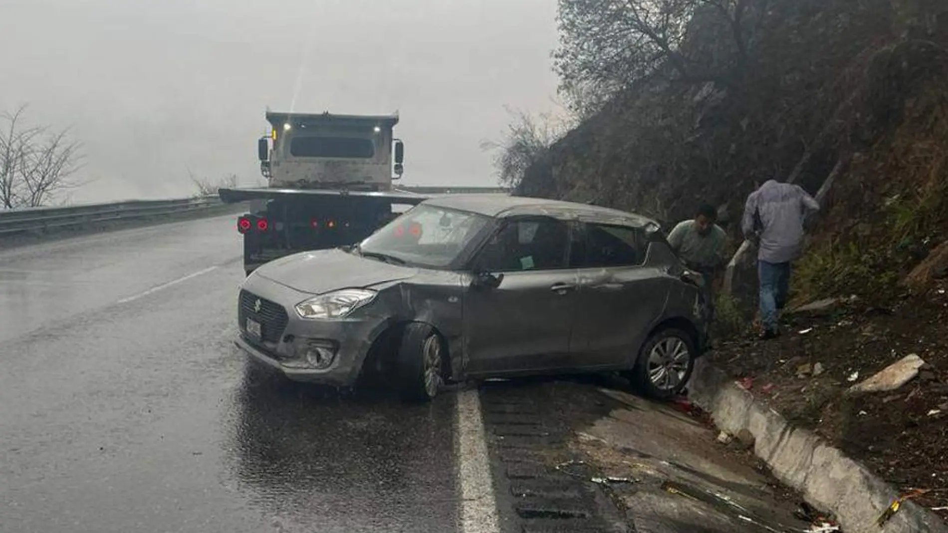 Lluvias provocan accidentes en la autopista Puebla-Veracruz